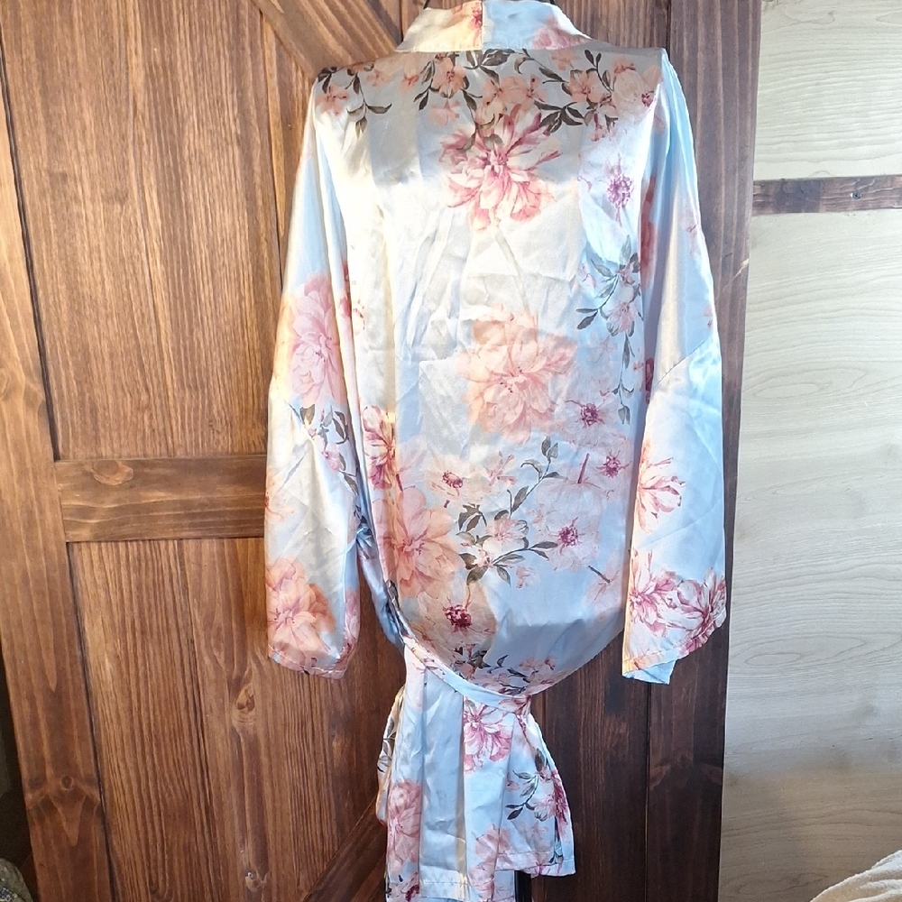 3 Piece Plus size Floral Satin Kimono Robe, Shirt and Shorts - Picture 3 of 10